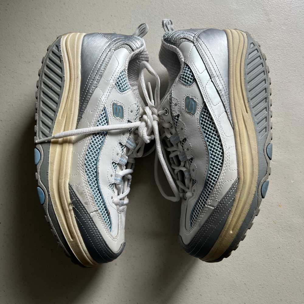 SKECHERS SHAPE UPS Silver & Sky Blue Toning Walking Shoes Womens Sz 8.5